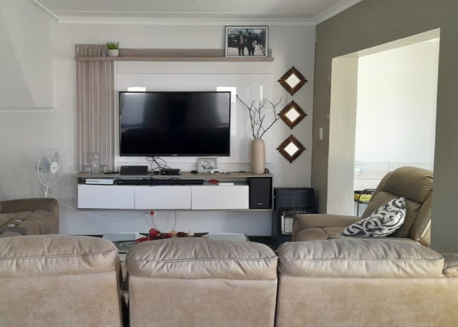 3 Bedroom Property for Sale in Buh Rein Estate Western Cape